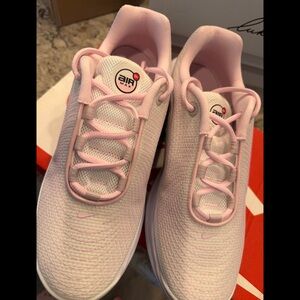 Nike Light Pink Air Max Sneakers size8 new in box